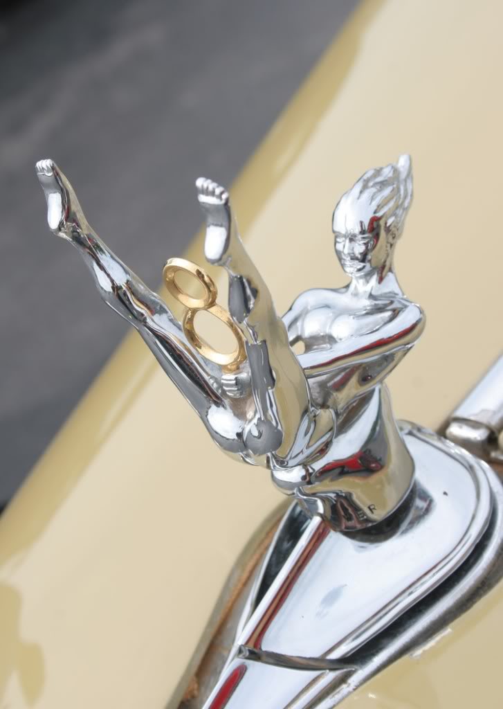 Ornament Historic Commercial Vehicle Club of Australia