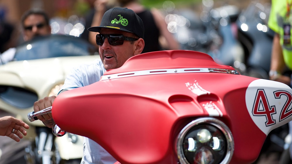 Sturgis Rally Attracts Celebrities, Flat Trackers, and Small Explosions LaptrinhX