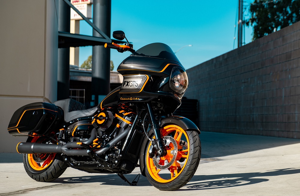 Laidlaw's HarleyDavidson's 'CoastGlide' Makes Battle of the Kings
