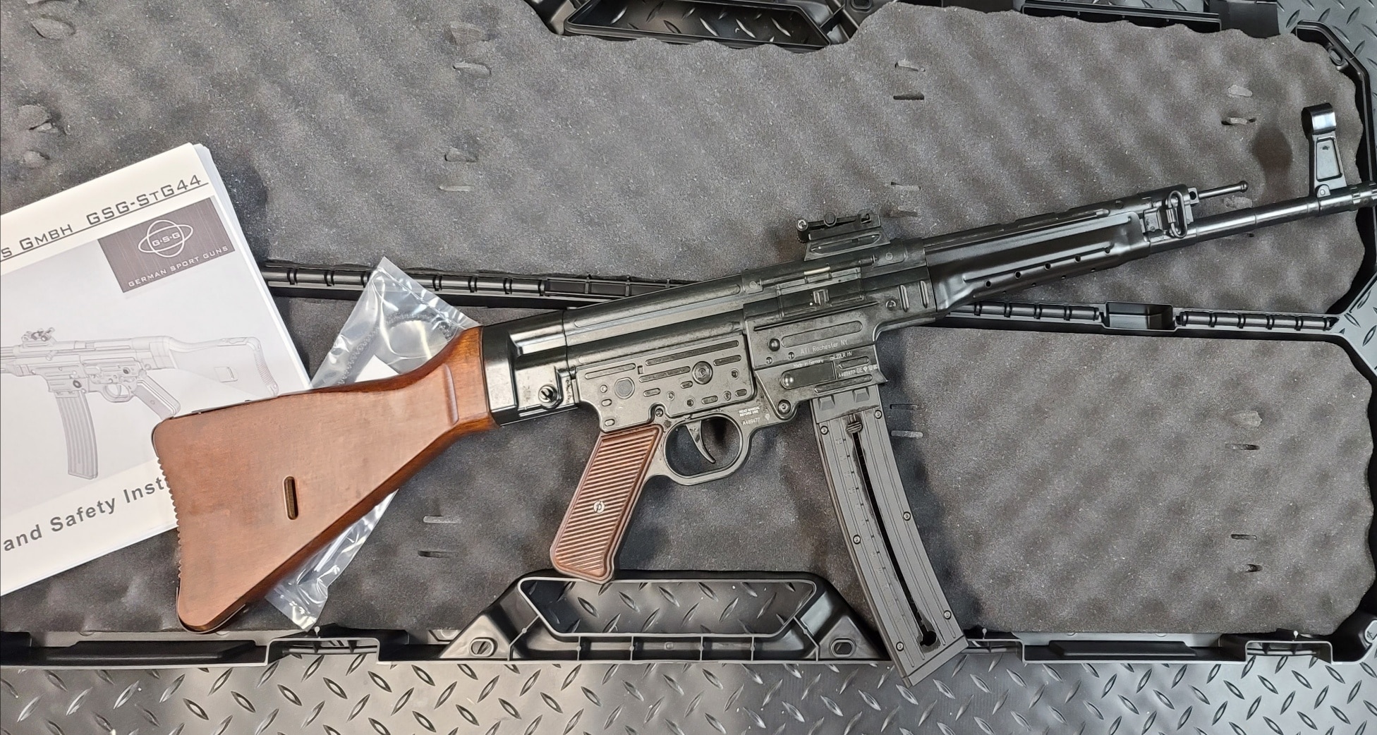 Schmeisser STG 44 GSG (German Sport Guns) GMBH Sturmgewehr Cal .22