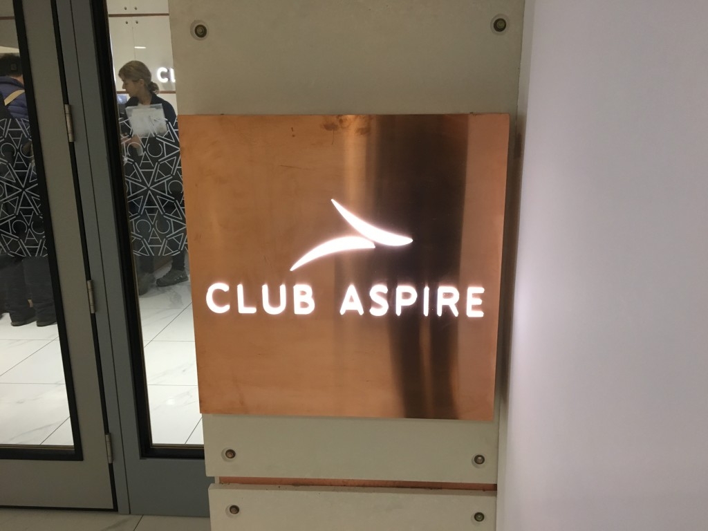 Review the Club Aspire lounge at Heathrow Airport Terminal 3