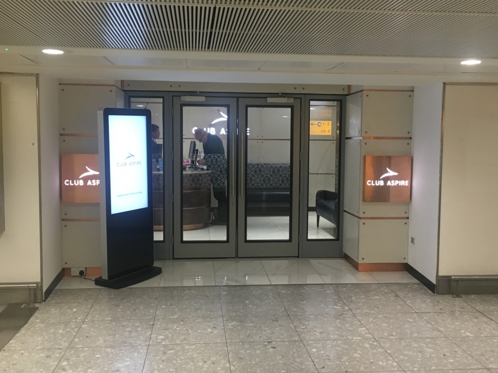 Review the Club Aspire lounge at Heathrow Airport Terminal 3
