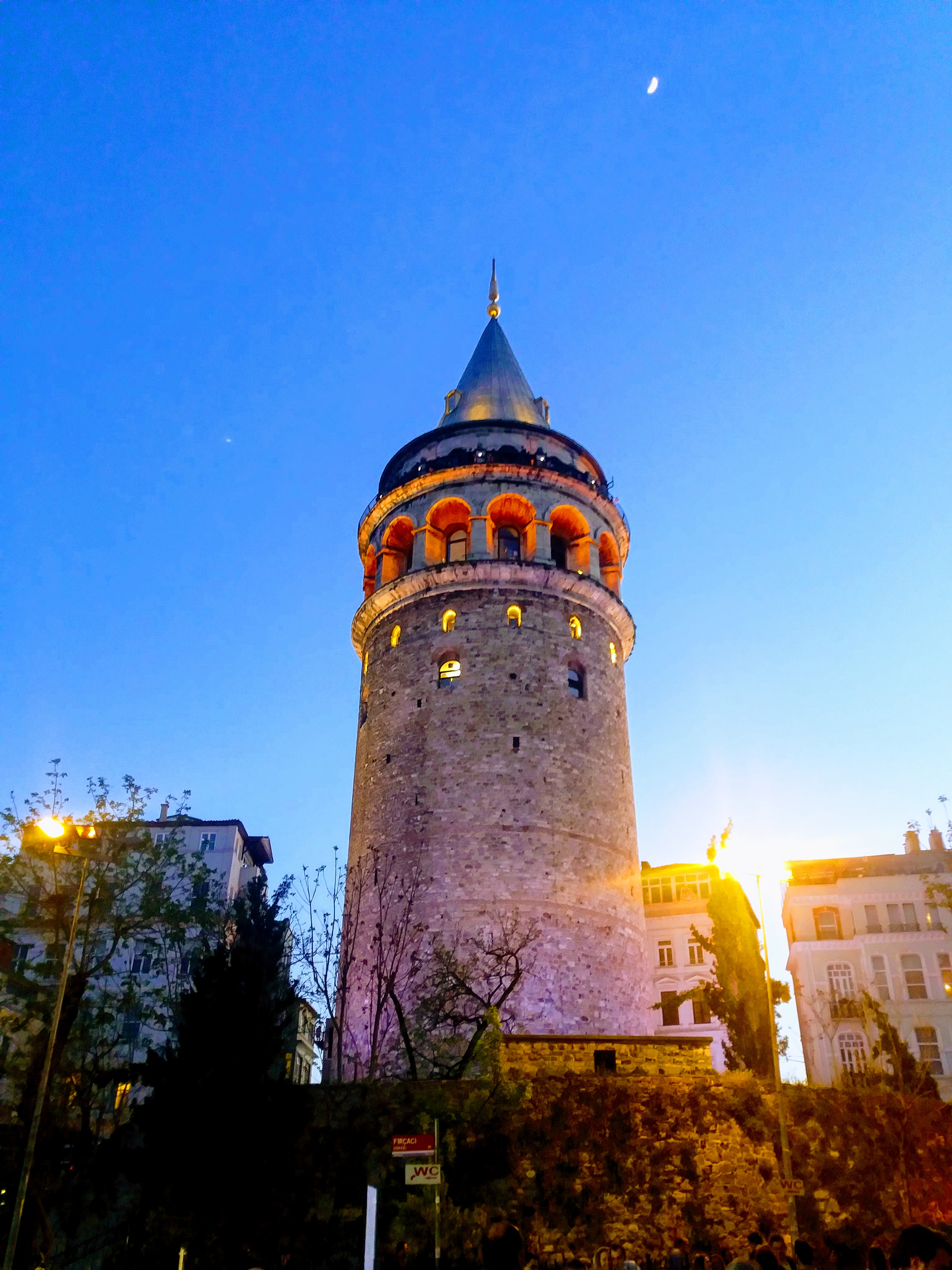Review the historic Pera Palace hotel in Istanbul