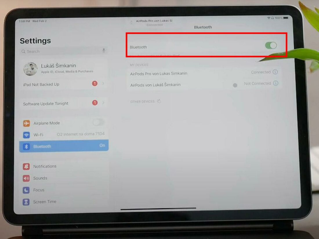 How to Connect Two AirPods to One iPad [Complete Guide] | Headphonesty