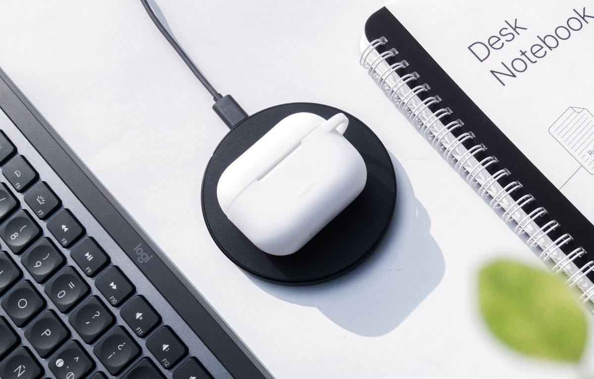 How to Charge Wireless Earbuds An Easy Guide to 4 Different Methods