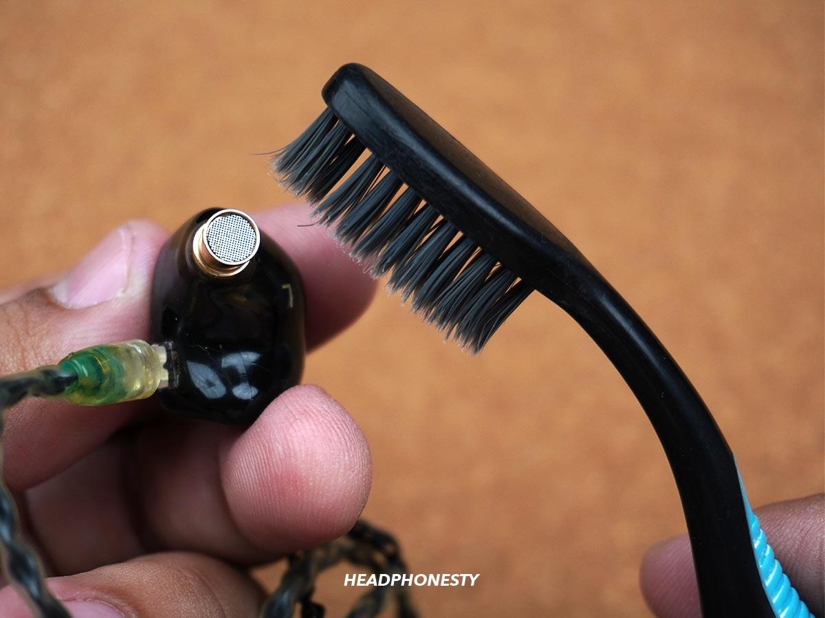How To Clean Headphones The Only Guide You Ever Need Headphonesty