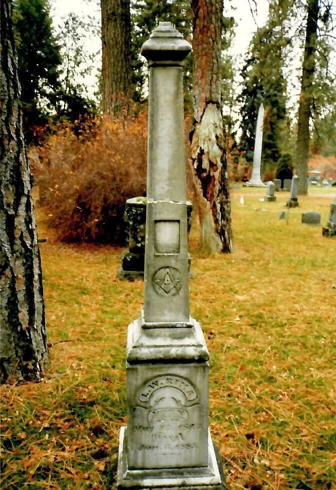 Cleaning Bronze Veteran Ground Level Flat Grave Marker Headstone