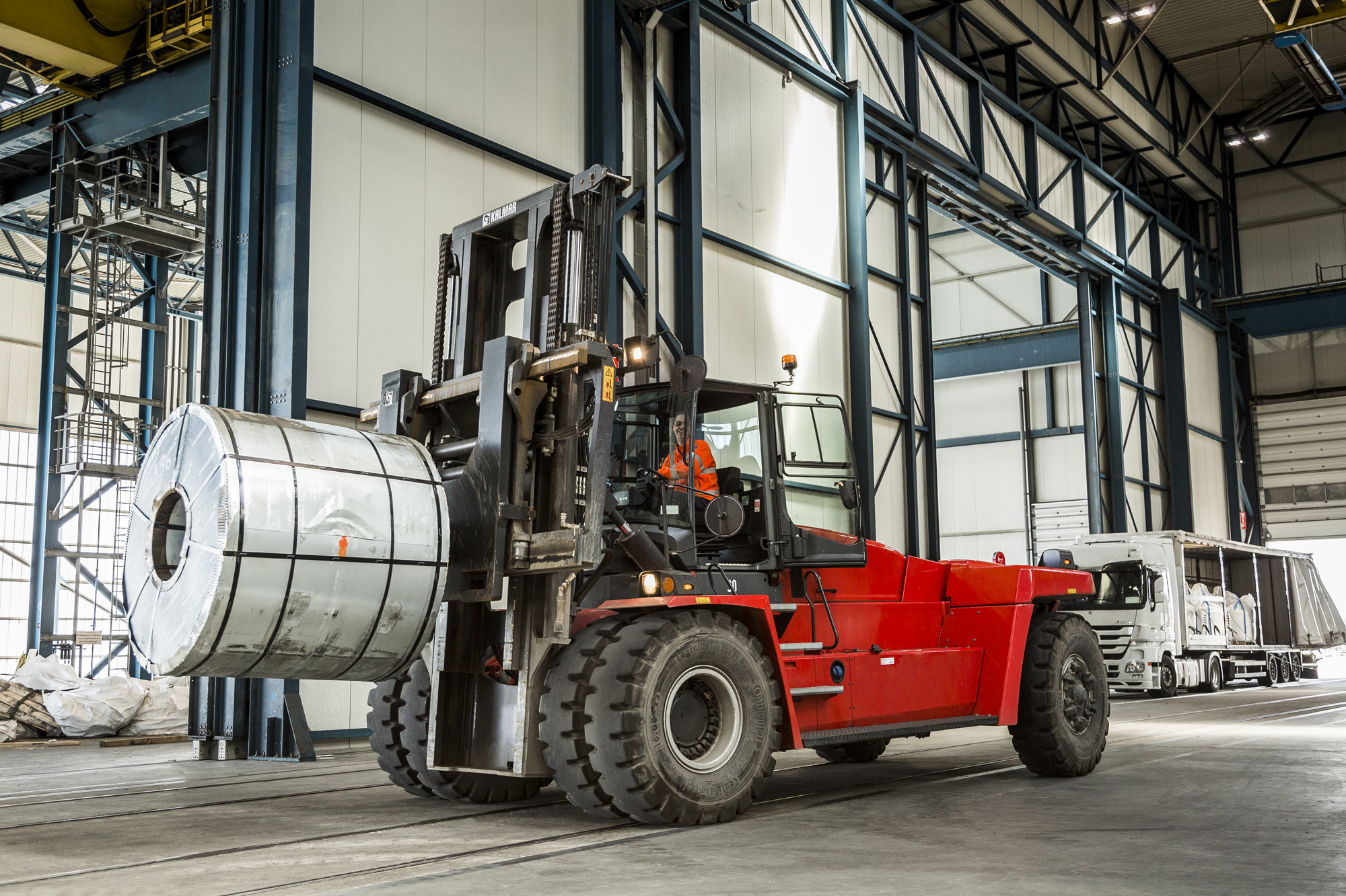 Kalmar To Deliver Four Forklifts to Support Yizheng Port Co., Ltd