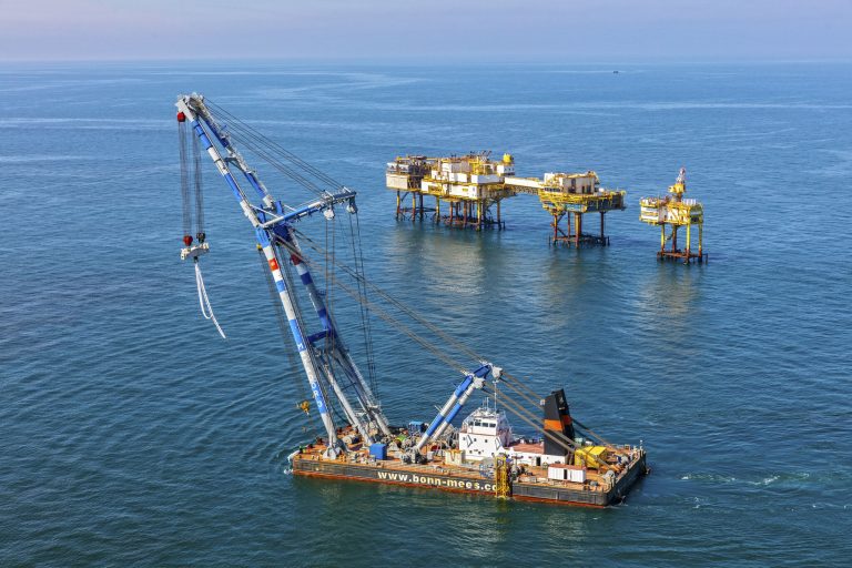 HEBO and Bonn & Mees Remove 2 Modules from Dutch L7 Gas Field Platform