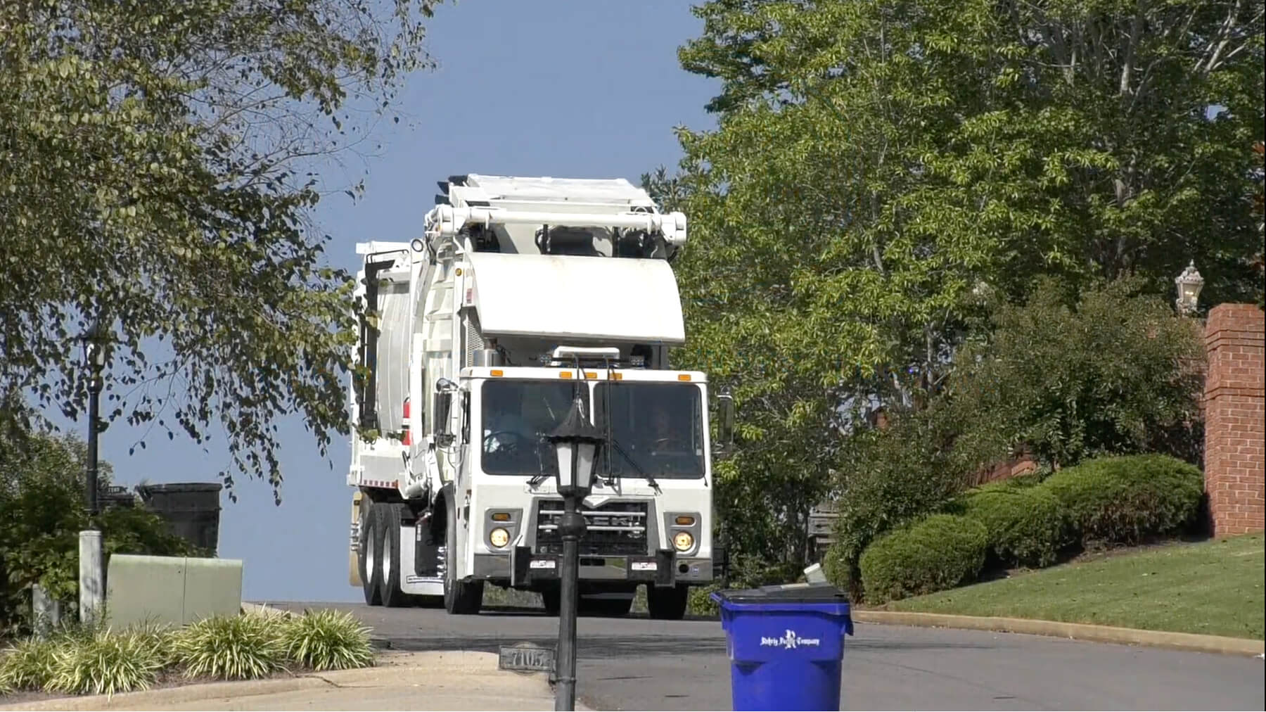 Half/Pack Freedom Residential Front Load Garbage Truck Video