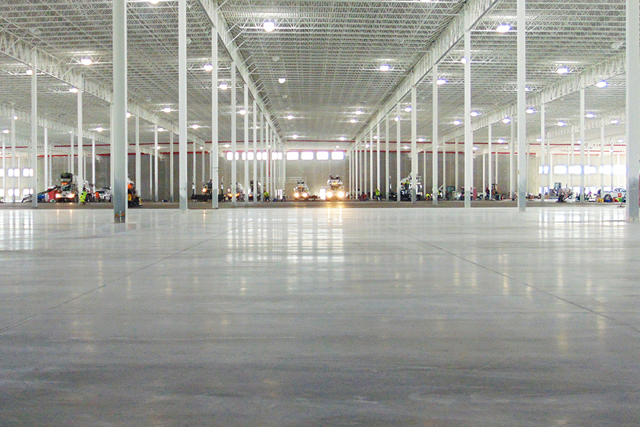 Finishing a Concrete Slab Reinforced with Helix® Micro Rebar™ Helix Steel