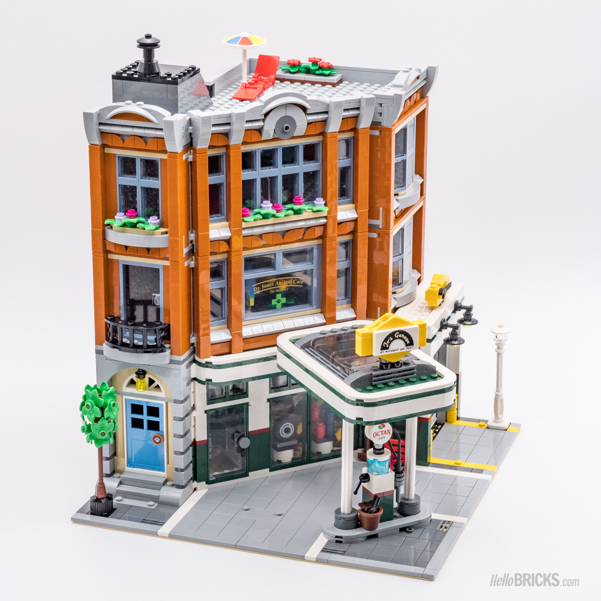 Lego Le Plus Difficile à Construire REVIEW LEGO 10264 Corner Garage : le Modular 2019 - HelloBricks