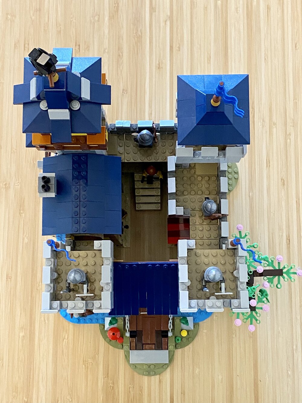 LEGO Creator 31120 Medieval Castle des modèles alternatifs avec deux ou trois exemplaires du