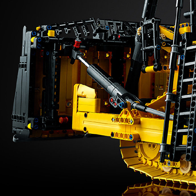 LEGO Technic 42131 AppControlled CAT D11 Bulldozer le set est en