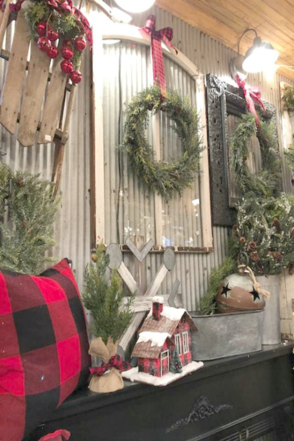 33 American Farmhouse Christmas Decor Ideas Hello Lovely