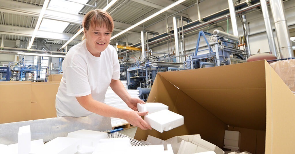 Versand nach Italien Paketversand im Vergleich hellotax
