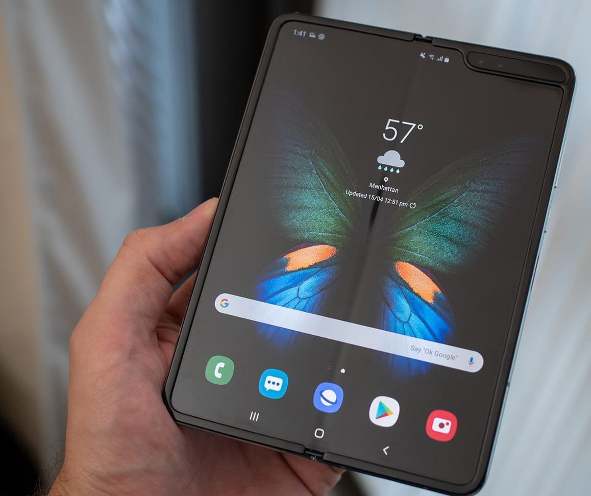 Samsung Galaxy Fold Crease The HelloTech Blog