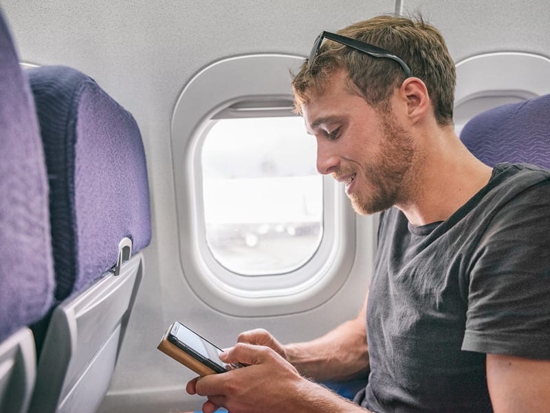 How to Get WiFi on a Plane The Plug HelloTech