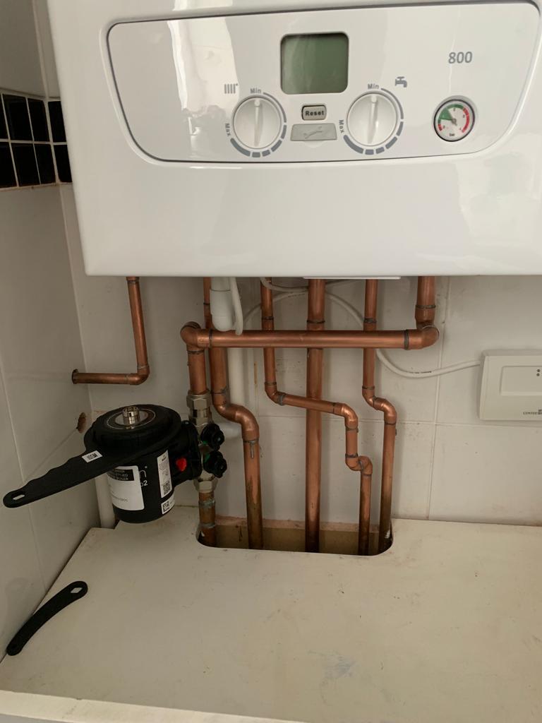 Baxi 830 combi install + pipework! helpfulplumber.co.uk