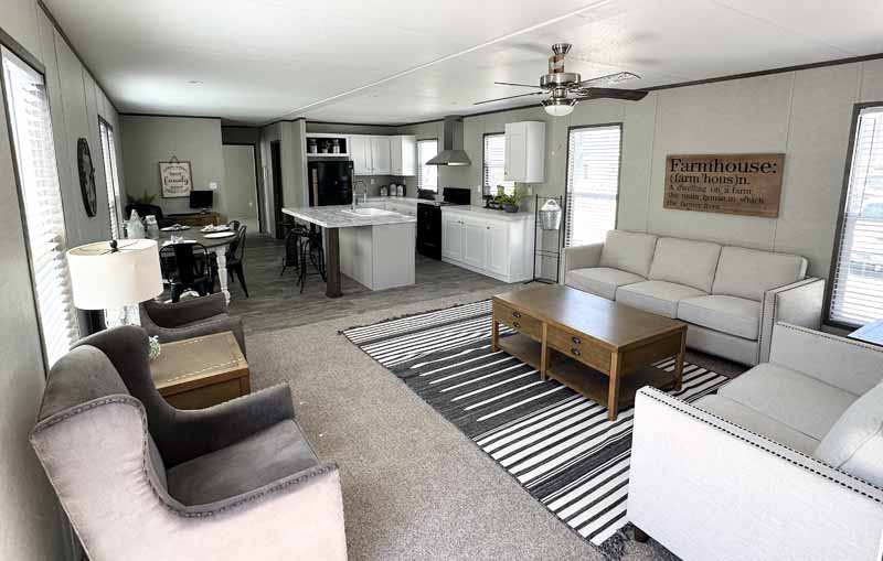 Jessup Johnson Mobile Home for sale at Hench's of Calera, Oklahoma