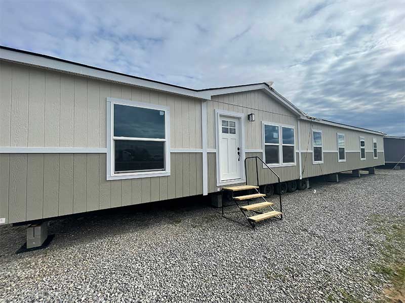 Clayton Epic Expedition Mobile Home For Sale at Hench's of Calera, OK