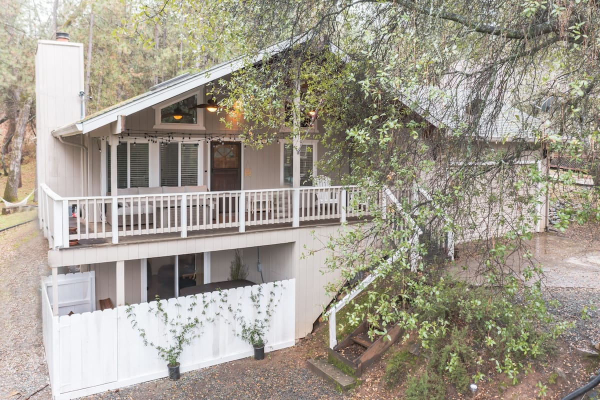 Emily’s AirBnb Henry and Andrew's Guide