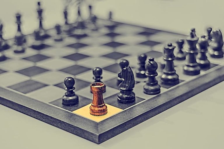 Chess Rook How To Move And Utilize Rook In Chess Henry Chess Sets