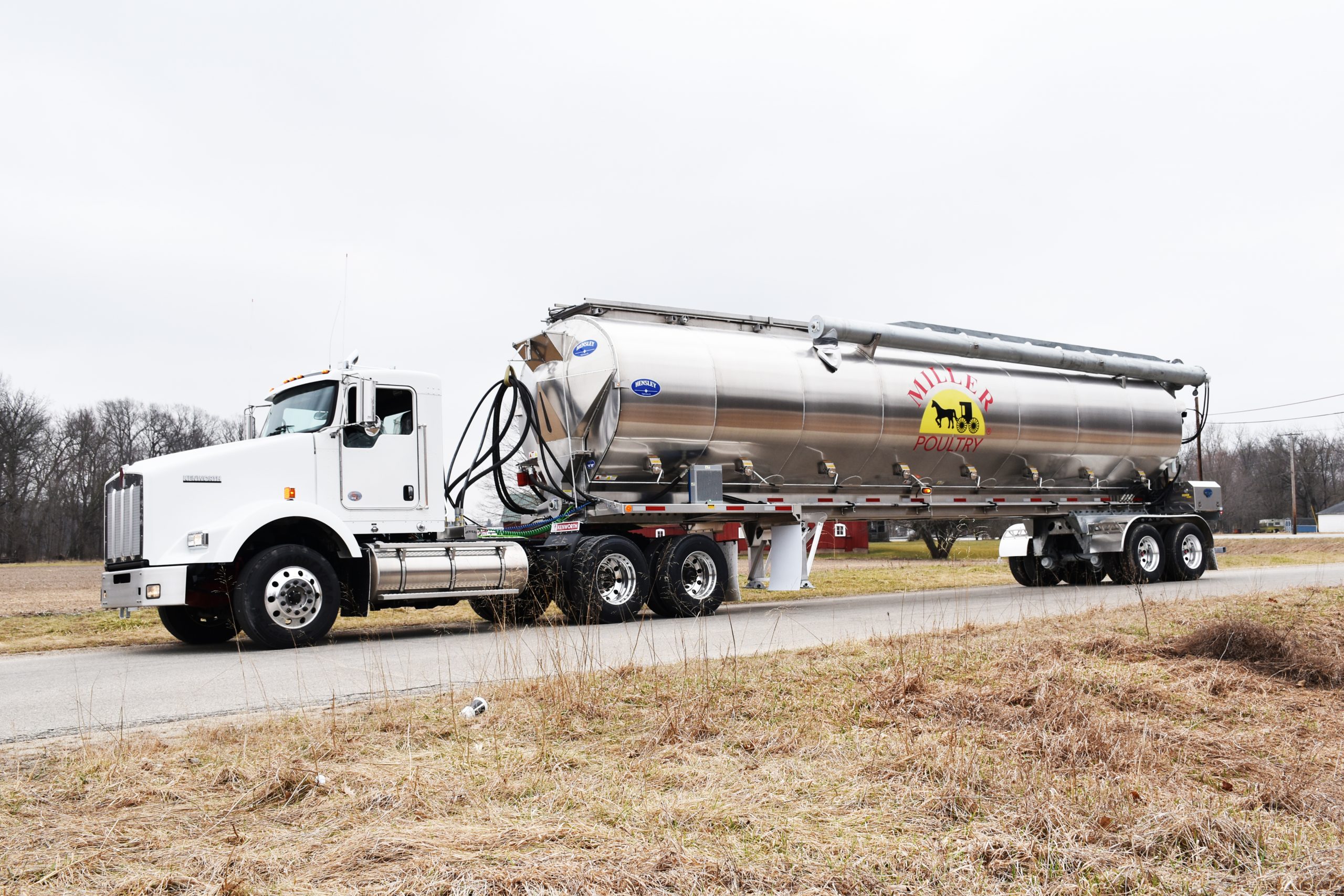 Bulk Feed Trailers Hensley Fabricating & Equipment, Inc.