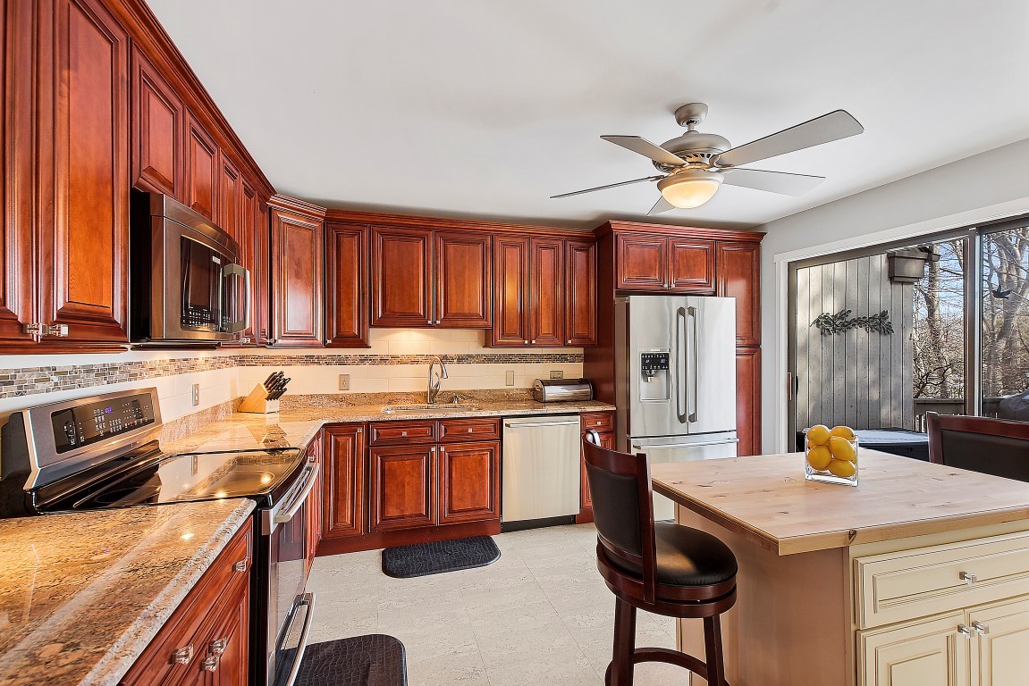 350B Heritage Hills, Somers Property Listing