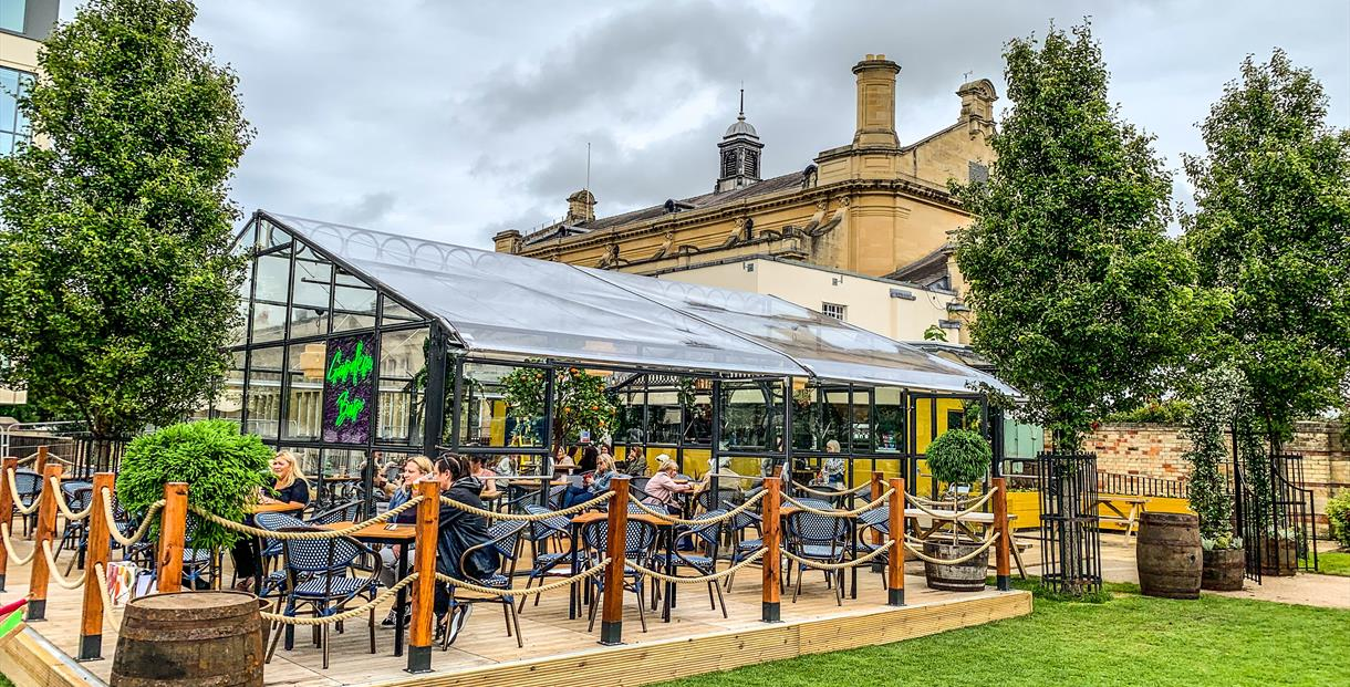 Heating for garden bar and restaurant