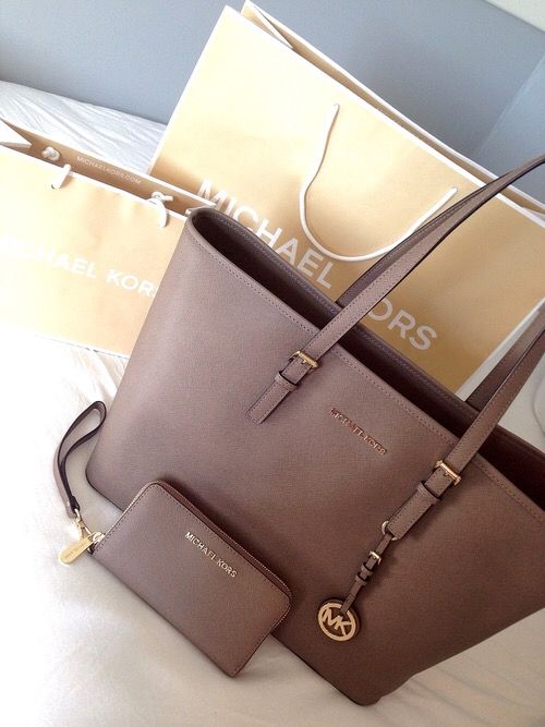 10 Stunning Statement Handbags for Women 2023 Her Style Code