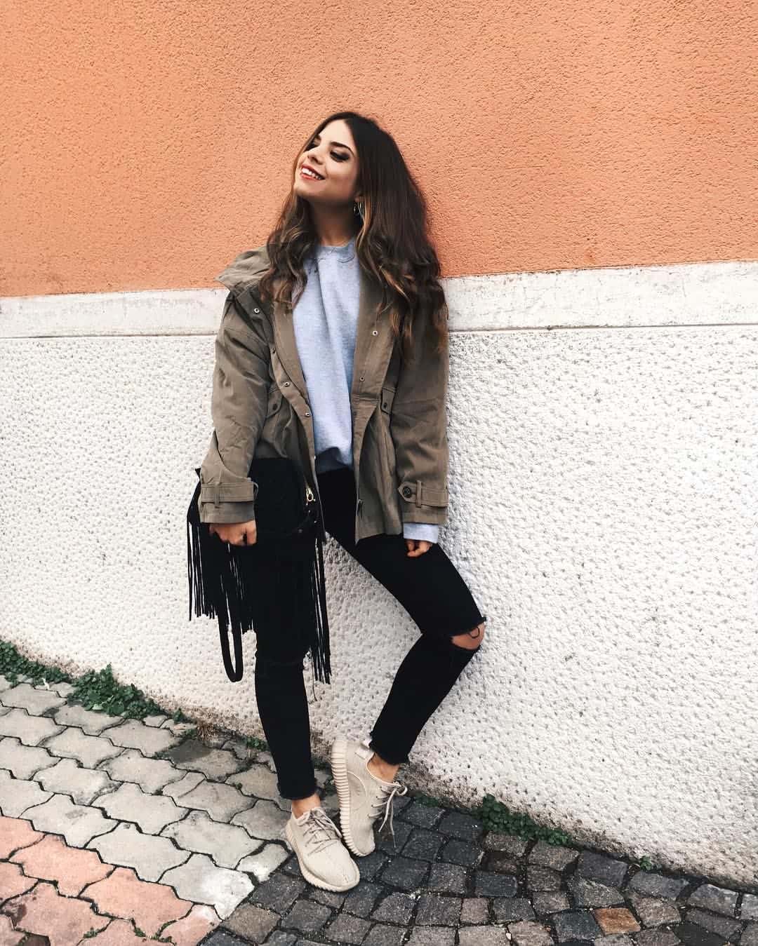 How to Wear Yeezy Outfit Ideas for Women With Yeezy Sneakers Her