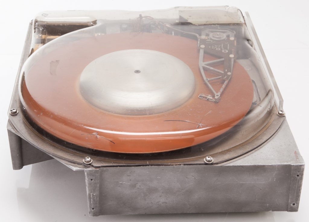 7910 Disk Drive HP's First Winchester Drive HP History