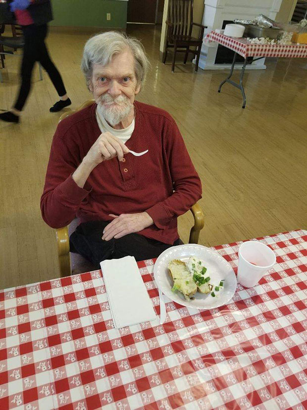 Hickory Creek Hosts Bluegrass Music for National Nursing Home Week