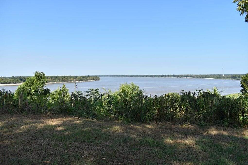 4/2, TwoStory Home With Garage Apartment & Mississippi River View