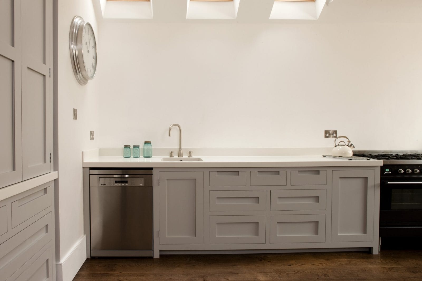 Southfields Handleless Shaker Kitchen Higham Furniture