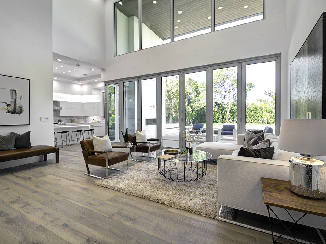 H E S High End Staging