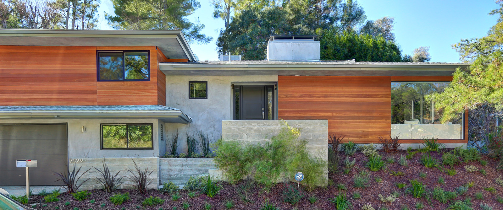 H E S High End Staging