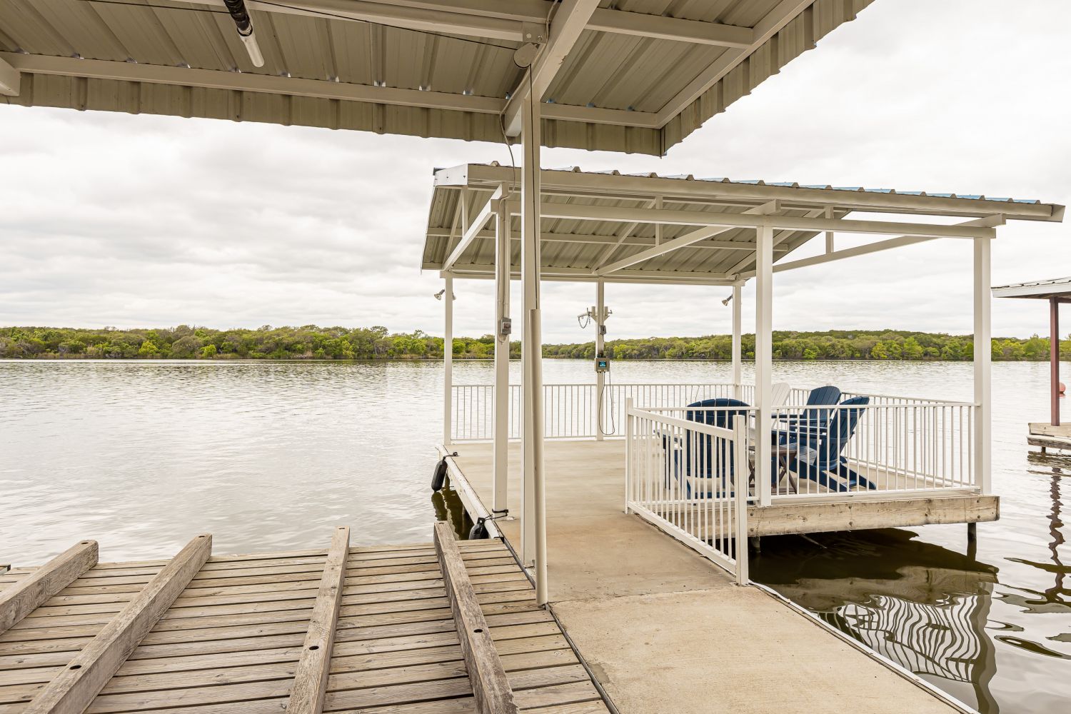 DOCKSIDE DIGS The Highland Lakes of County Texas