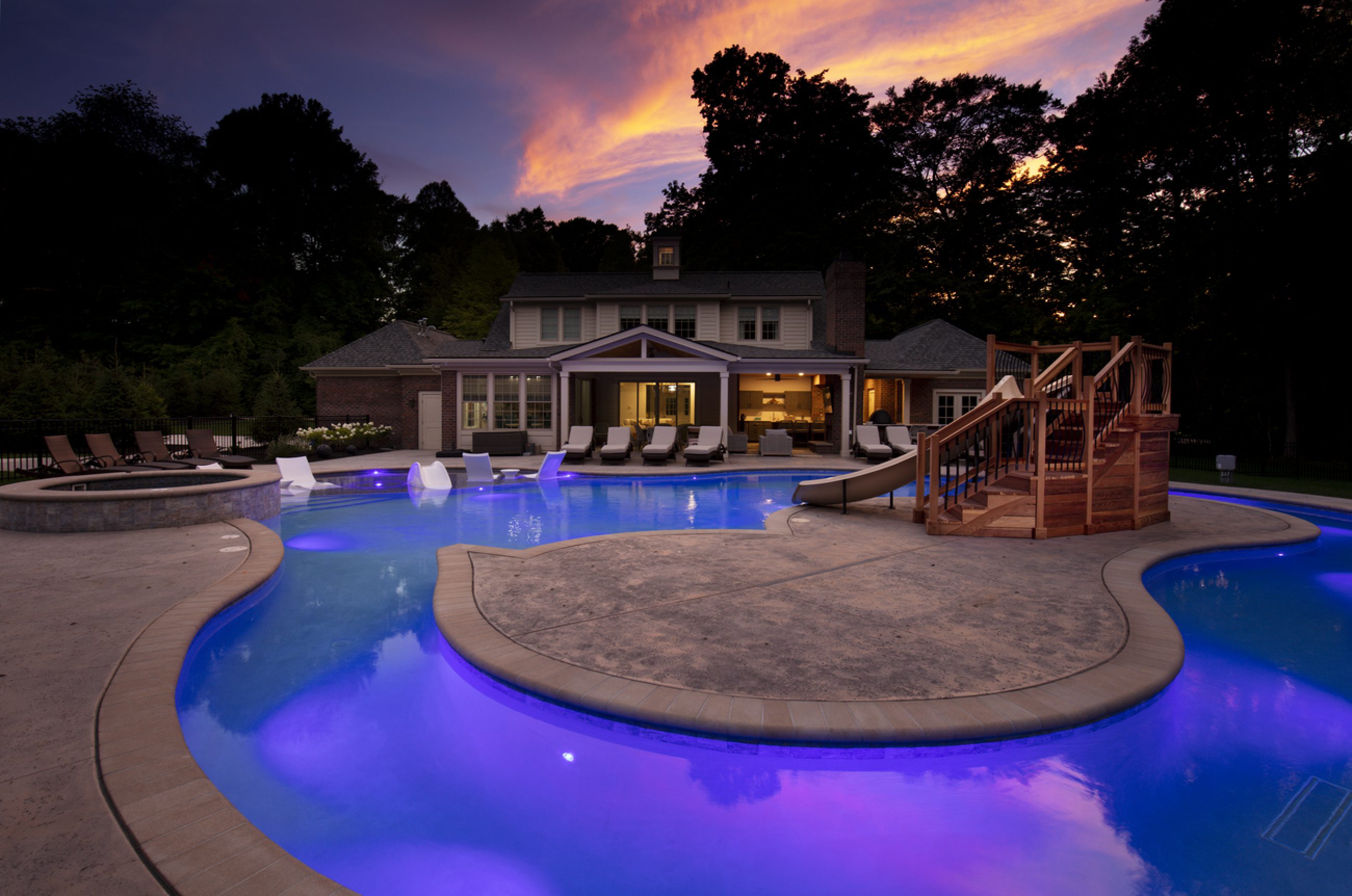 Custom Spas North Olmsted & Cleveland, Ohio HighTech Pools