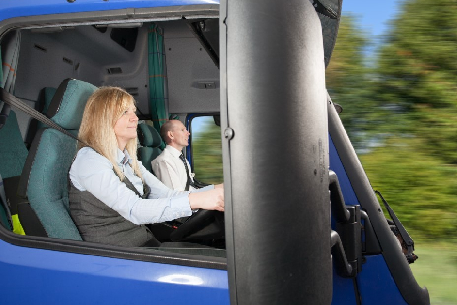 Government takes further action to tackle HGV driver shortage