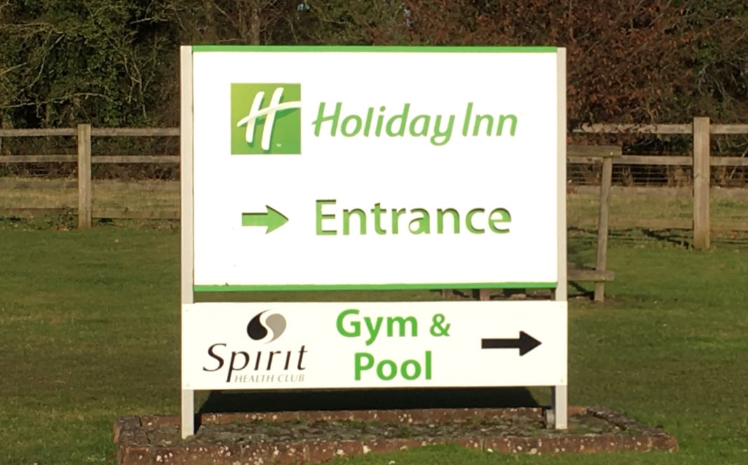 Food & Beverage Team Member, Housekeeping Team Member Holiday Inn
