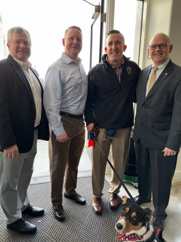 Hingham Working Dog fundraiser a big success; benefits comfort dog Opry