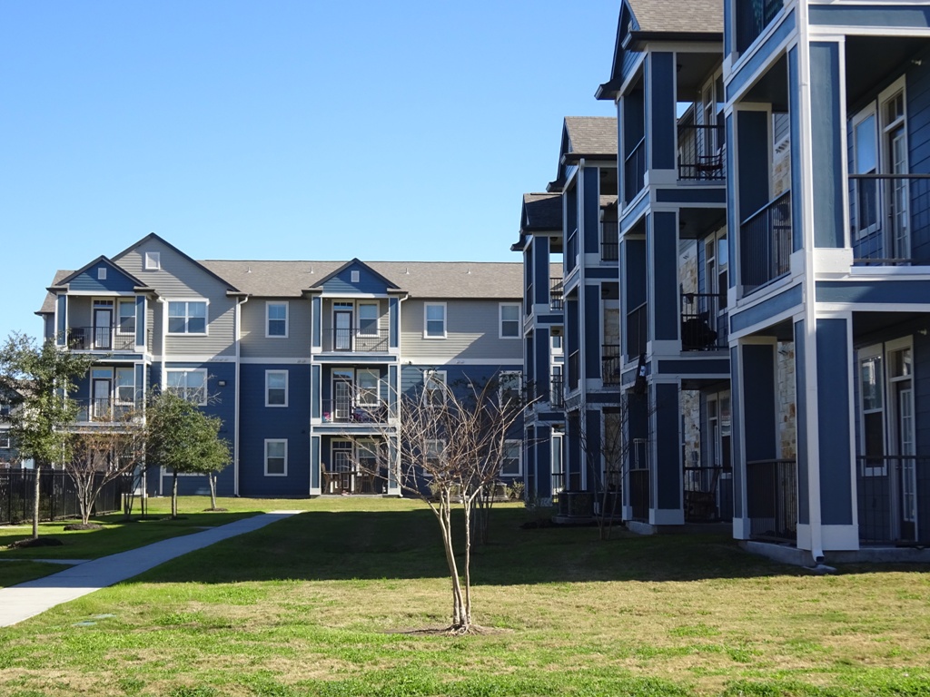 OAK FOREST APARTMENTS