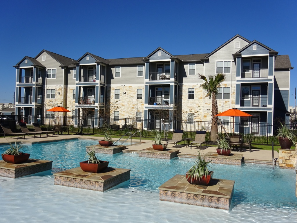 OAK FOREST APARTMENTS