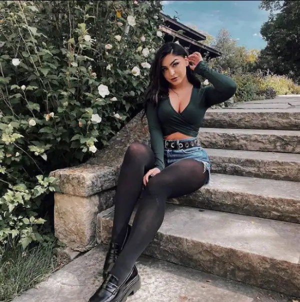 Emily Rinaudo Leaks Bikinigirlsonly