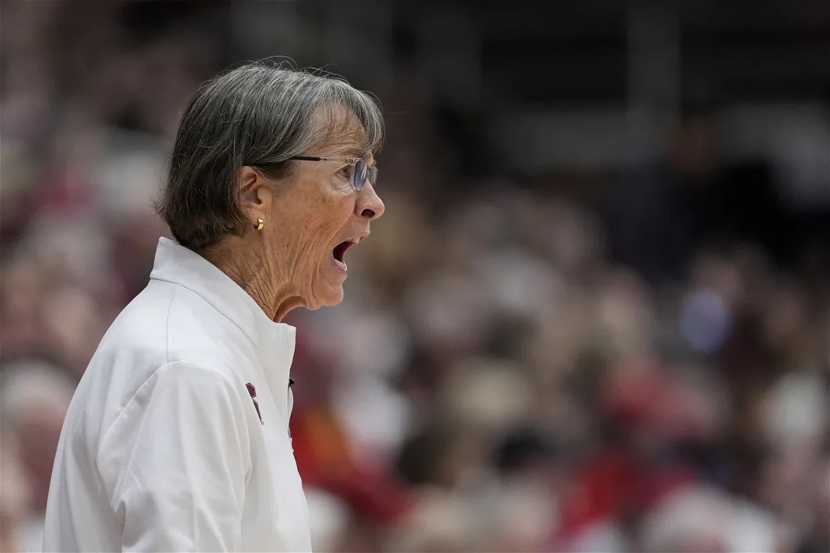 NCAA News Is Basketball Hall of Famer Tara VanDerveer Married(023)