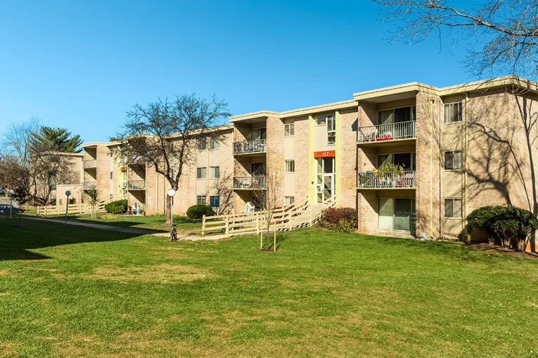 Governor Square Apartments HiRise Windows