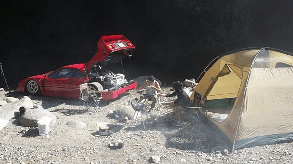 フェラーリF40でキャンプに行く猛者が登場！マフラーで目玉焼きもw Hiroiro