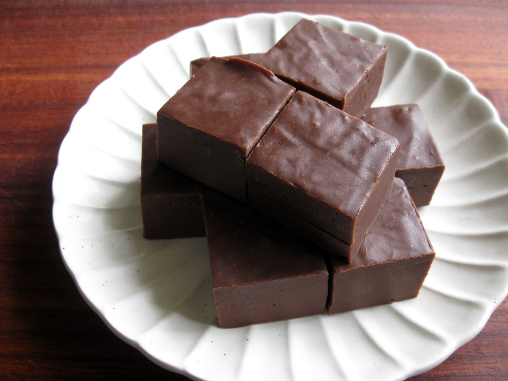 Super Easy Chocolate Fudge Hiroko's Recipes